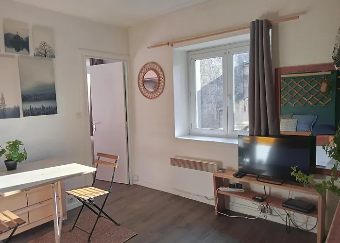 Calme, Hyper Centre. Apartment